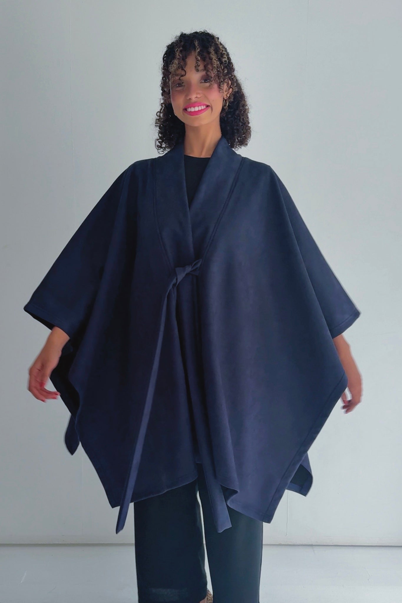 Kova Cape Jacket | Navy