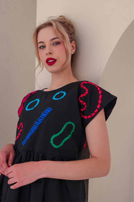 Doodle Embroidery Dress  | Black